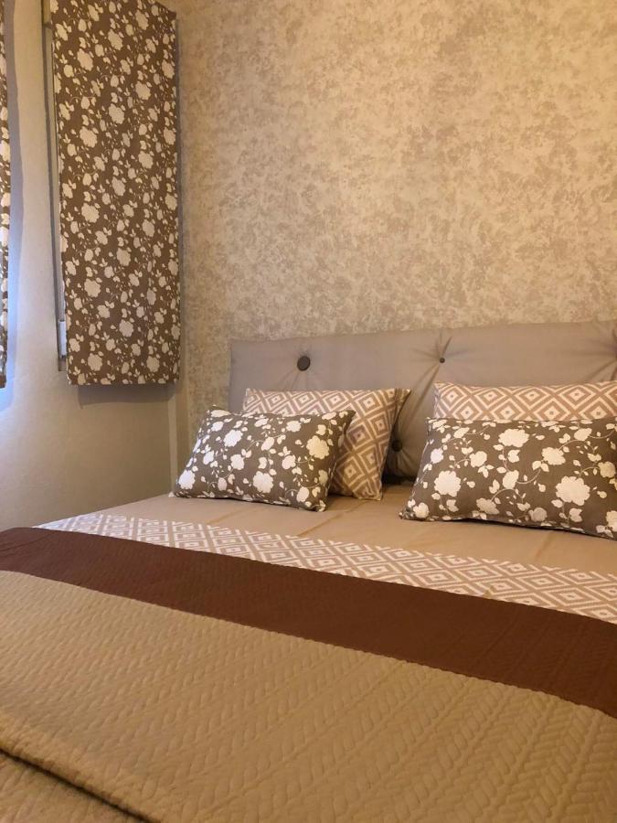 Peraía Nana Apartments מראה חיצוני תמונה